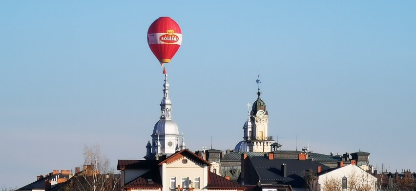 Nowy Sącz. Bajkowy widok. Balony firmy Roleski nad miastem [ZDJĘCIA]
