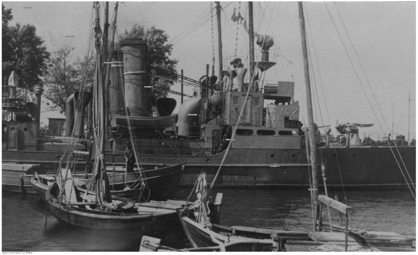 Port Marynarki Wojennej w Pucku (lata  1921 - 1931). Łodzie...