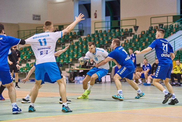 Mecz piłki ręcznej zorganizowano w hali sportowej Ośrodka Sportu i Rekreacji w Brodnicy