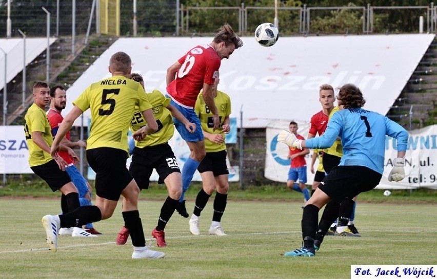 III liga: Gwardia Koszalin - Nielba Wągrowiec 2:2 [ZDJĘCIA]