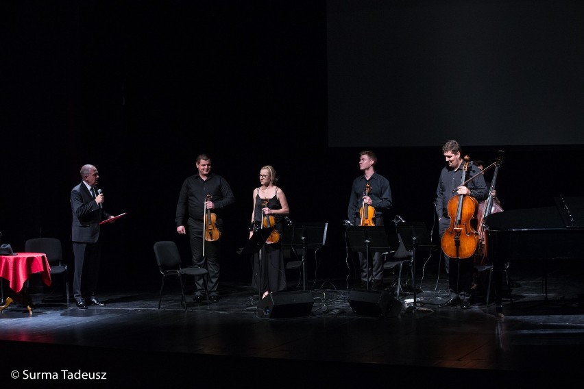 35-lecie Stargardzkiego Centrum Kultury. Koncert Muzyki Filmowej poprowadził aktor Tomasz Stockinger [ZDJĘCIA]