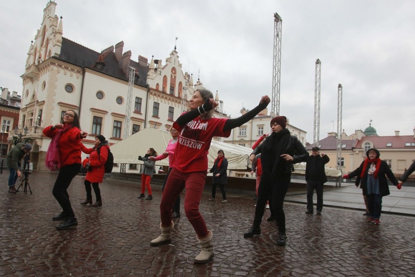 Nazywam się Miliard. Taniec na rzeszowskim Rynku przeciwko przemocy seksualnej [ZDJĘCIA, WIDEO]