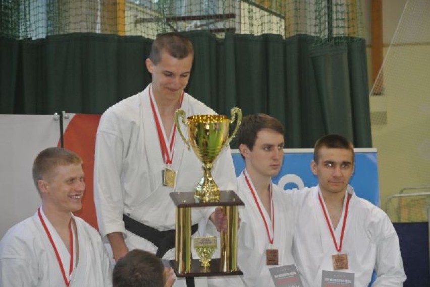 Pięć medali mistrzostw Polski w karate tradycyjnym zawodników ITK Włocławek [zdjęcia]