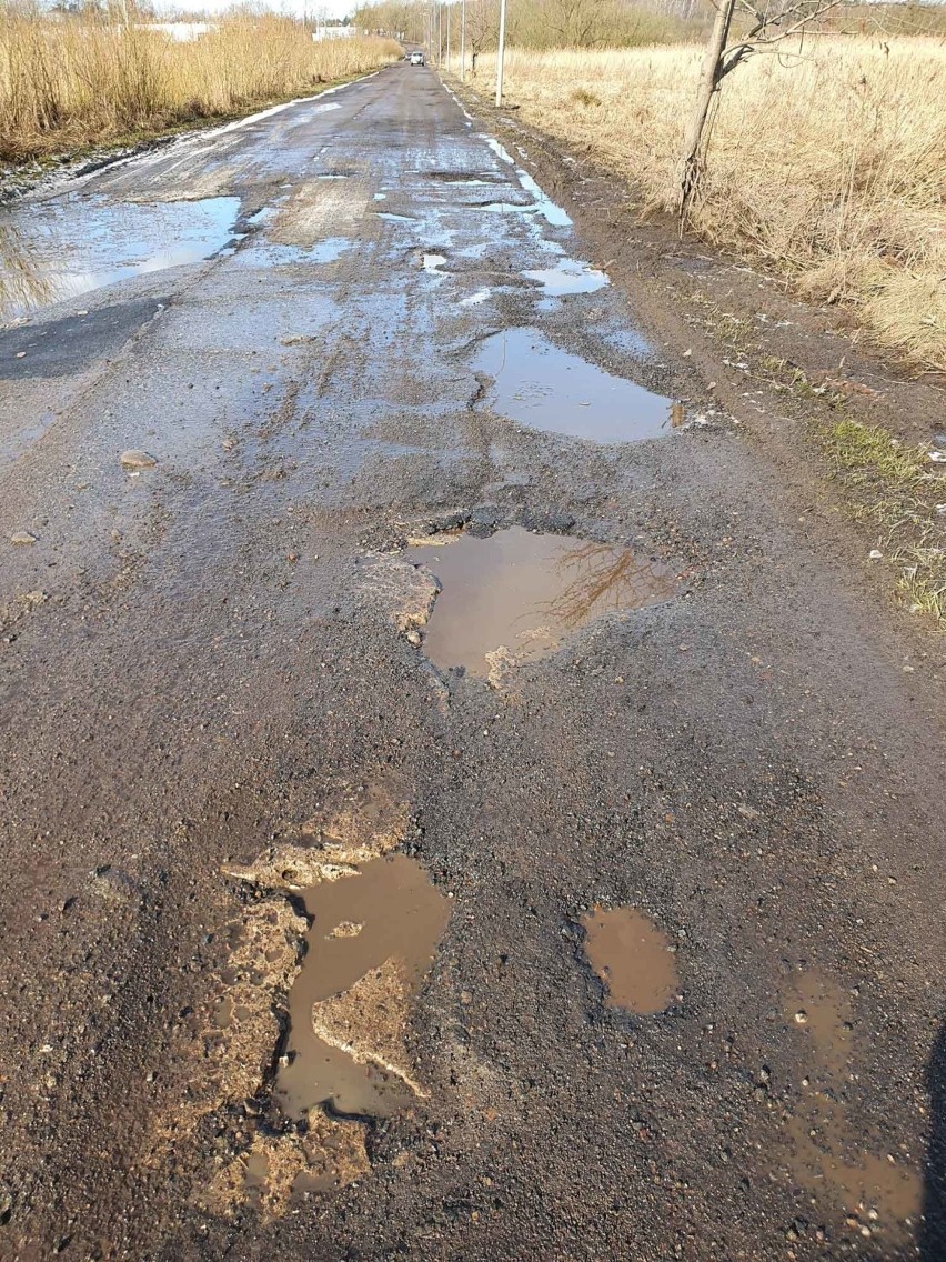 Na naszych łamach trwa akcja dziura. Czytelnicy przysyłają...