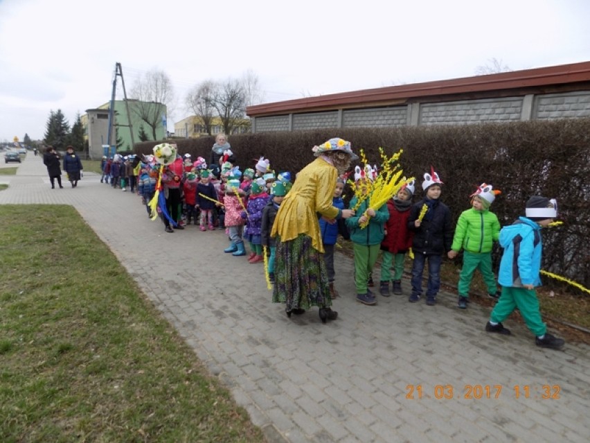 Przedszkolaki powitały wiosnę w Zapolicach [zdjęcia]