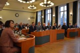 Bełchatów. Budżet miasta na 2019 rok przyjęty. Na inwestycje zaplanowano ponad 33,7 mln zł [ZDJĘCIA, FILM]
