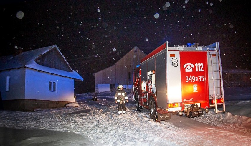 Gmina Grybów. Groźny pożar domu w Gródku. Strażacy szybko zjawili się na miejscu