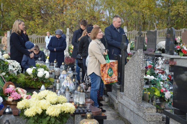 Wszystkich Świętych na cmentarzu w Bełchatowie, 1 listopada 2022