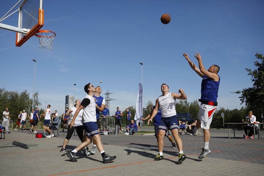 Wałbrzych: Turniej  streetballa w Invest-Parku [ZDJĘCIA]