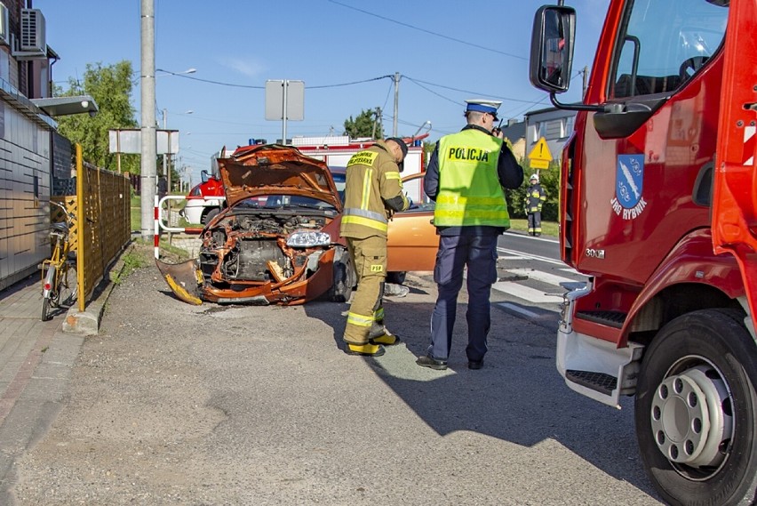 Wypadek w Jejkowicach: ranny kierowca chevroleta, który...