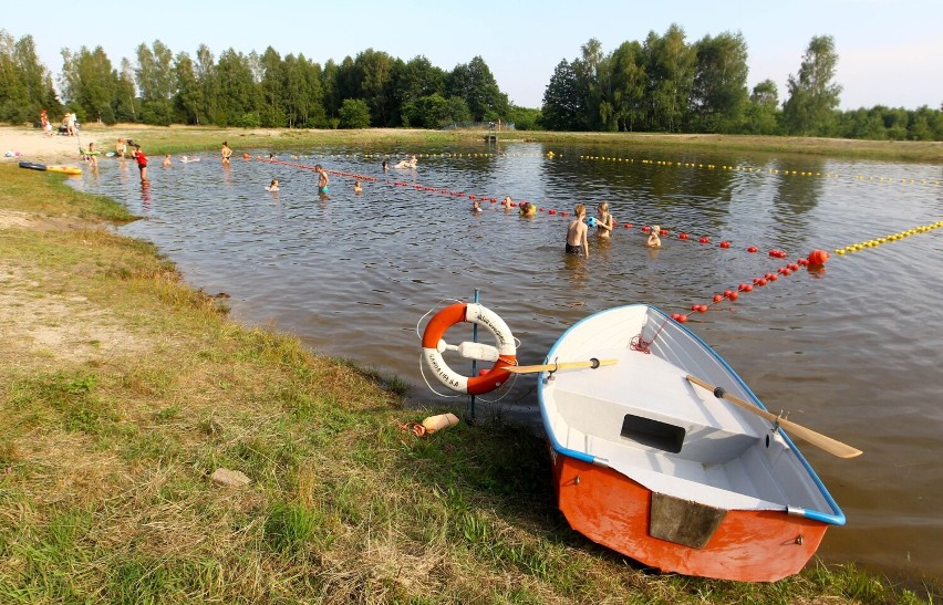 Zalew w Bratkowicach to szansa na odpoczynek nad wodą bez tłumu i w przeuroczym otoczeniu [ZDJĘCIA]