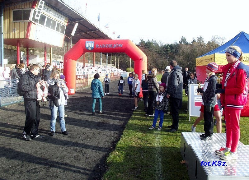 II Bieg Niepodległości na stadionie miejskim. Fot. Karol...