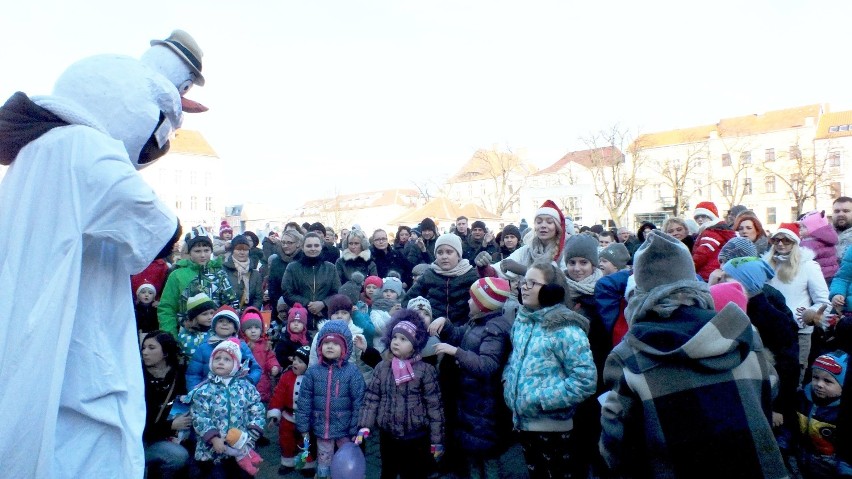 Na rynku  w Chełmnie zorganizowano mikołajkowe atrakcje pod hasłem “List od świętego Mikołaja”