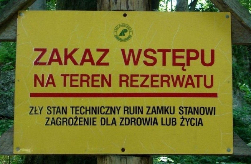 Smoleń - Tablica z zakazem wstępu