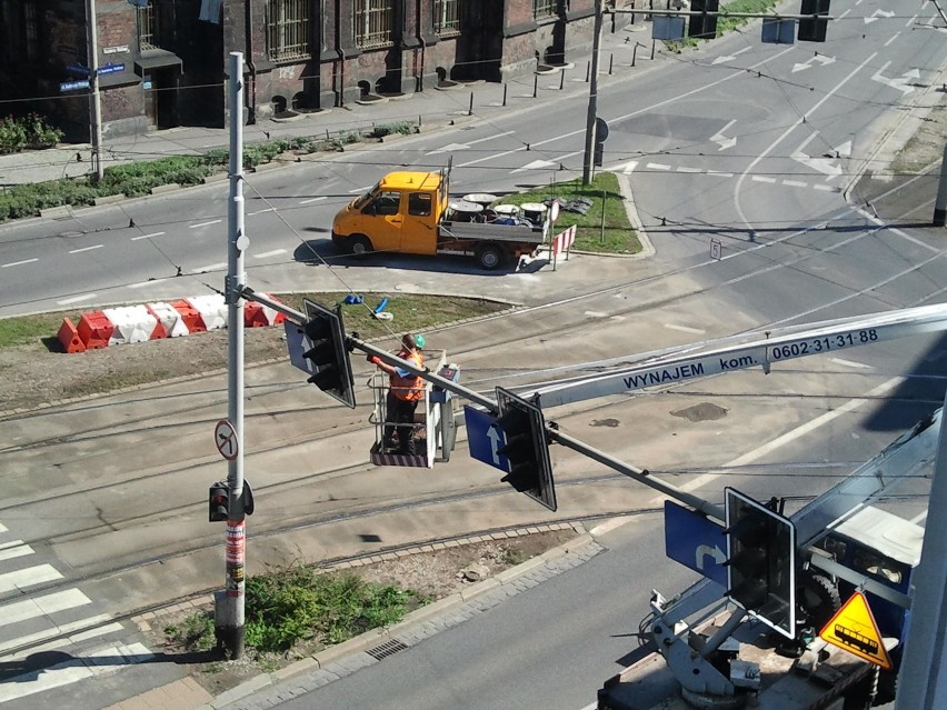 Wrocław: ITS na razie utrudnia jazdę, zamiast w niej pomagać (ZDJĘCIA)