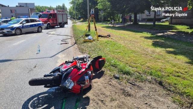 Wypadek na DK94 w Piekarach Śląskich. Zderzył się samochód z motocyklem. Jedna osoba jest poszkodowana