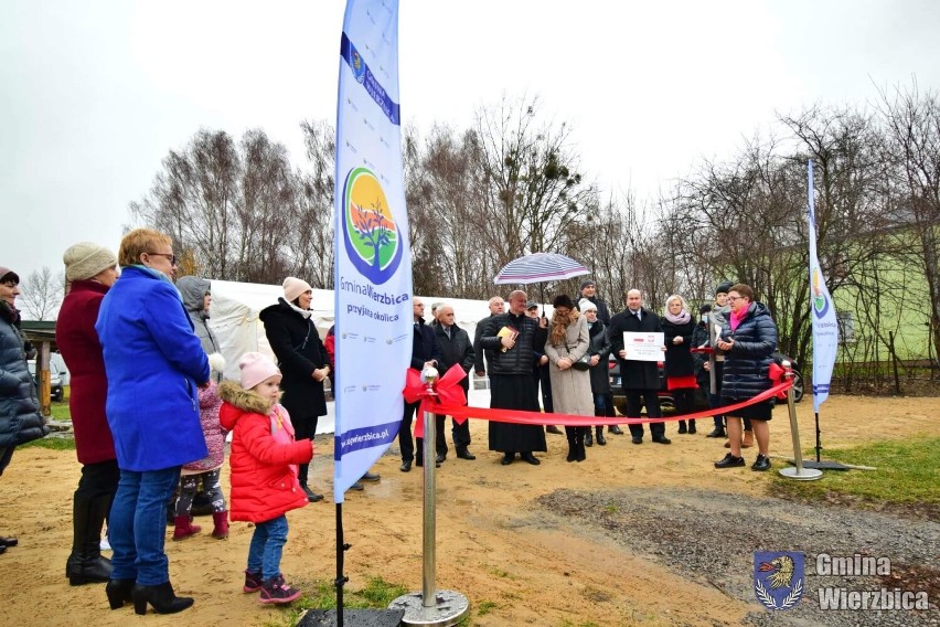 Gmina Wierzbica. Mieszkańcy bloków w Staszycach mają zmodernizowaną kanalizację. Zobacz zdjęcia