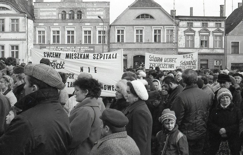 Koniec lat 80-tych w Darłowie. Co działo się na placu T. Kościuszki? [archiwalne zdjęcia]