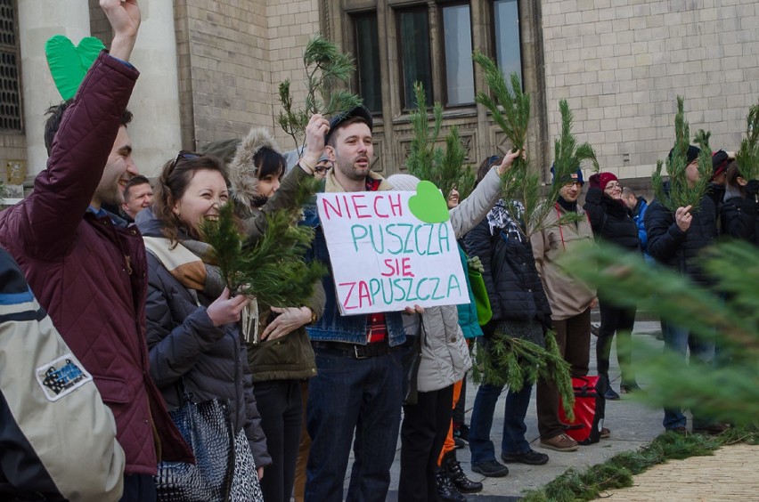 Zielone serce dla Puszczy Białowieskiej. Akcja Greenpeace na...