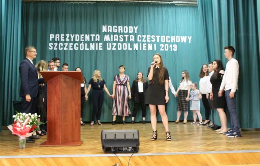 Nagrody prezydenta Częstochowy dla uczniów uzdolnionych lista ZDJĘCIA