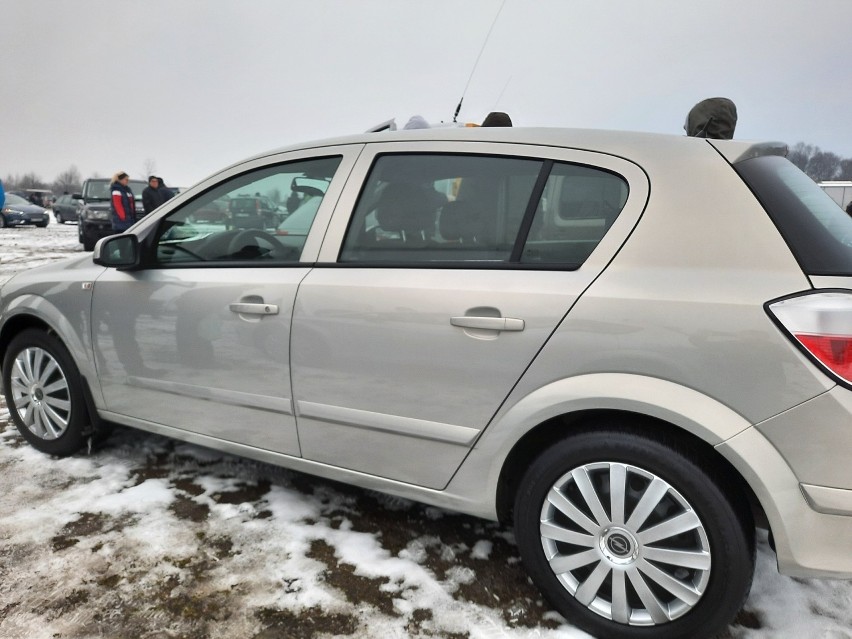 Opel Astra; moc 105 k; pojemność silnika 1,6 B;  typ silnika...