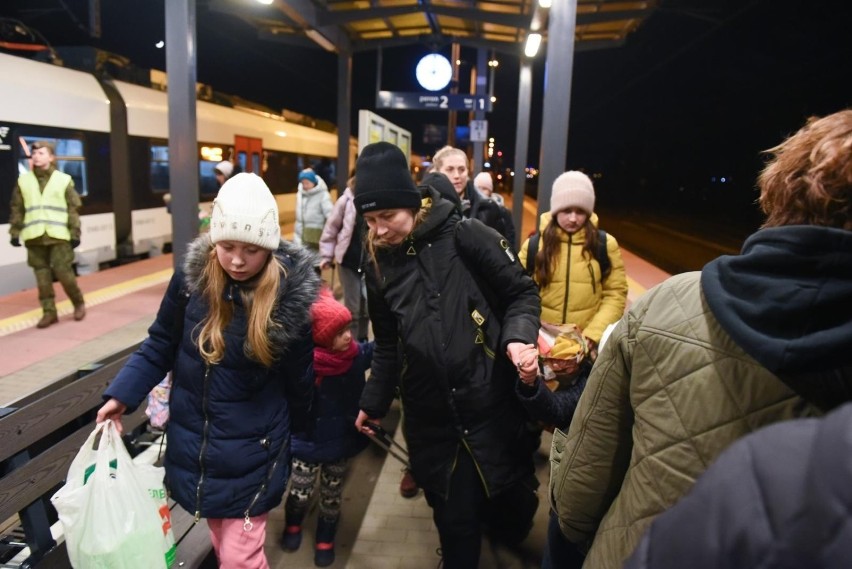 252 osoby, w tym 90 dzieci trafiło do Gdyni. Kolejny pociąg z uchodźcami wojennymi przyjechał na Pomorze