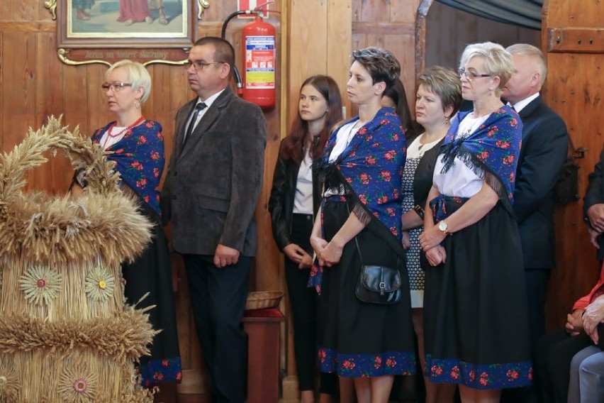 Powiat bełchatowski: Parafialne dożynki w Wygiełzowie [ZDJĘCIA]