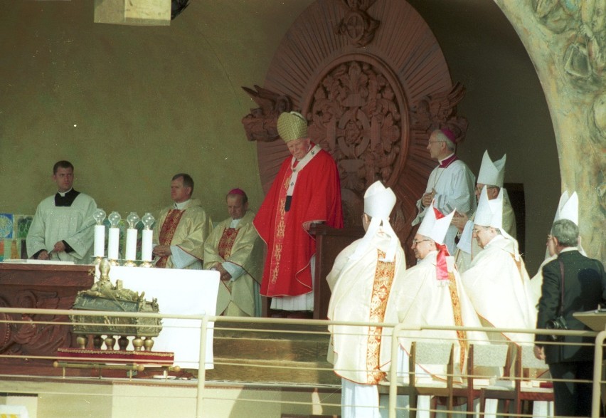 Kanonizacja Jana Pawła II: utrudnienia na drogach
