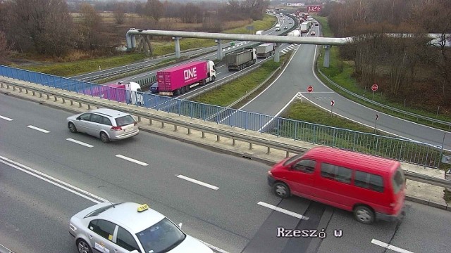 Wypadek na A4, kierowcy na obwodnicy Krakowa stanęli w korku
