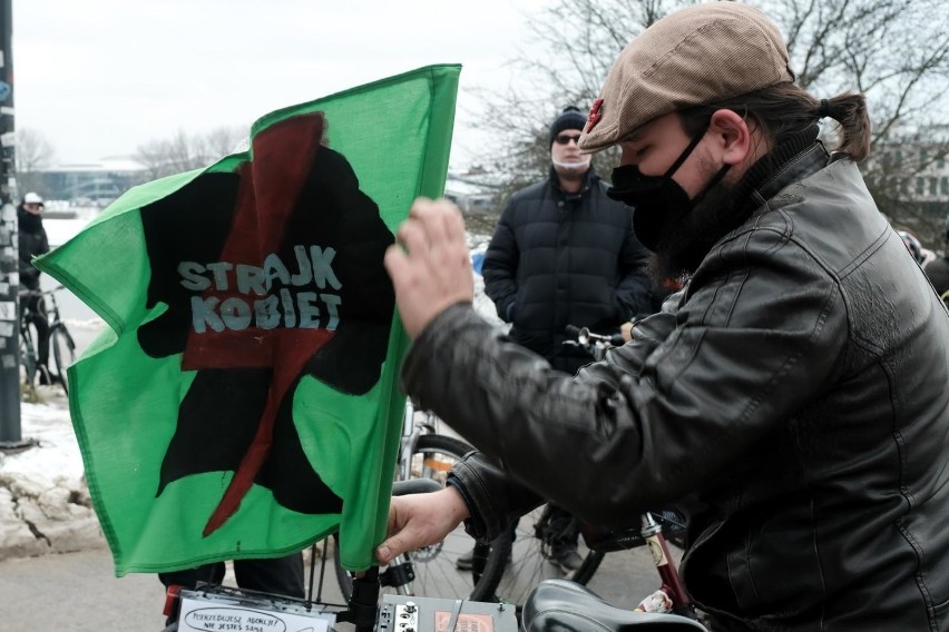 Kraków. Kobiety po raz kolejny postanowiły wyjść na ulice. Tym razem będą protestowały na rowerach