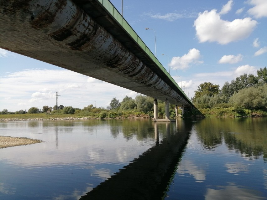 Most na Dunajcu w Ostrowie rozbierze firma z Warszawy. Śledztwa w sprawie zaniedbań dotyczących przeprawy nie będzie