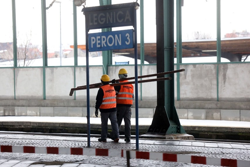 Remont dworca PKP w Legnicy, otwarto dla podróżnych peron 5