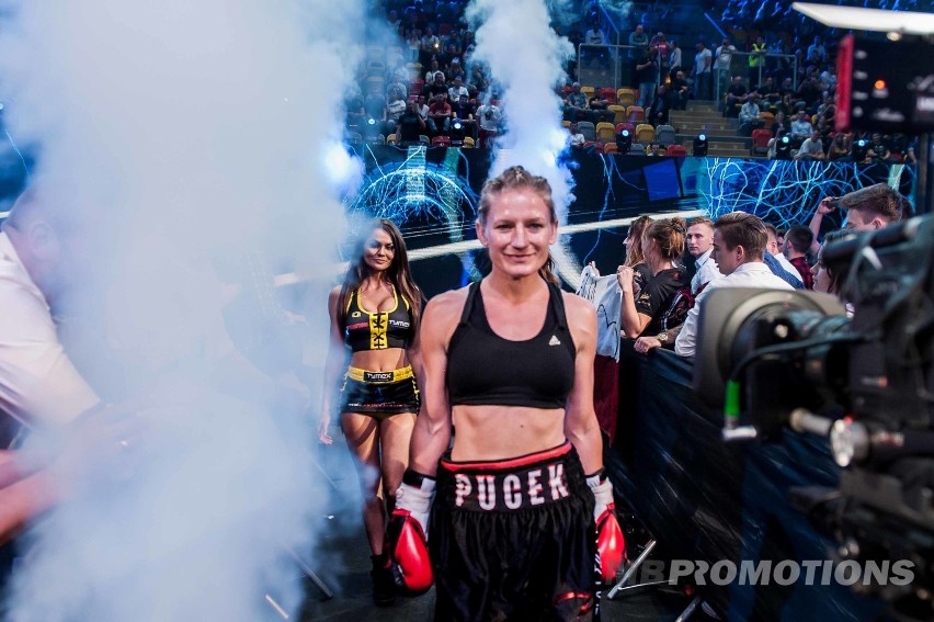 Ewa Brodnicka pokonała Sarah Pucek podczas Polsat Boxing...