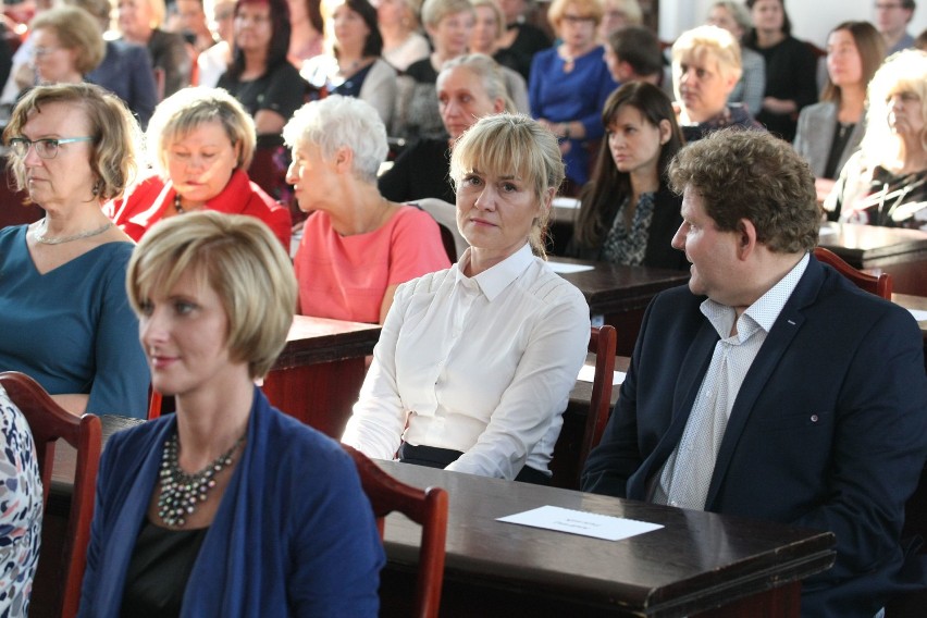 Nagrody dla najlepszych nauczycieli ze szkół w Łodzi