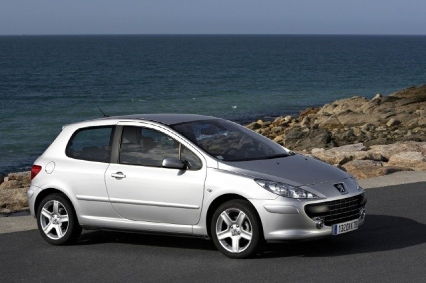 Peugeot 307 (2001 – 2011)
Peugeot 307 – samochód osobowy...