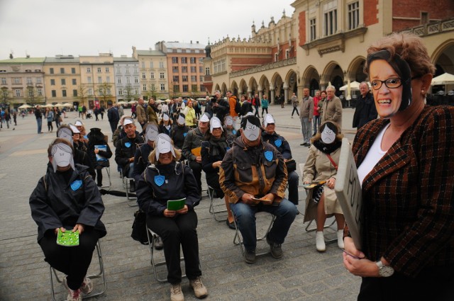 Happening na Rynku przeciw reformie edukacji