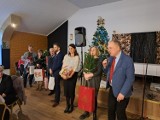 Spotkanie świąteczne członków PZN w Malborku. Podzielili się opłatkiem i złożyli życzenia na Boże Narodzenie i nowy rok