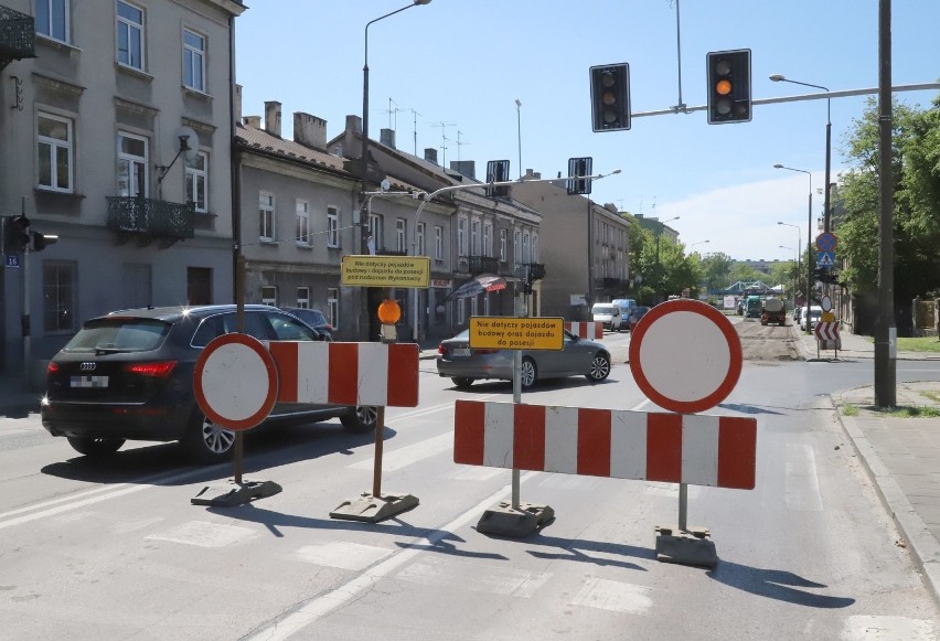 Duże utrudnienia na ulicy 25 Czerwca w Radomiu. W piątek spółka Wodociągi rozpoczęła budowę kanalizacji sanitarnej 