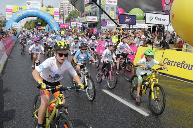 Kinder+Sport Mini Tour de Pologne w Katowicach odbył sie pod Spodkiem. Na starcie stanęli namłodsi kolarze podzieleni na dwie grupy wiekowe