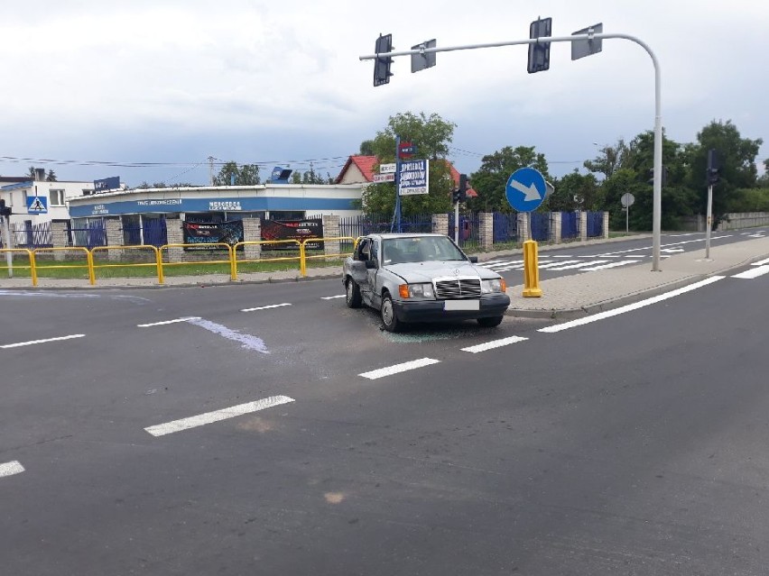 Radziejów. Wypadek na skrzyżowaniu ul. Płowiecka i Brzeska w Radziejowie. 2-latek trafił do szpitala