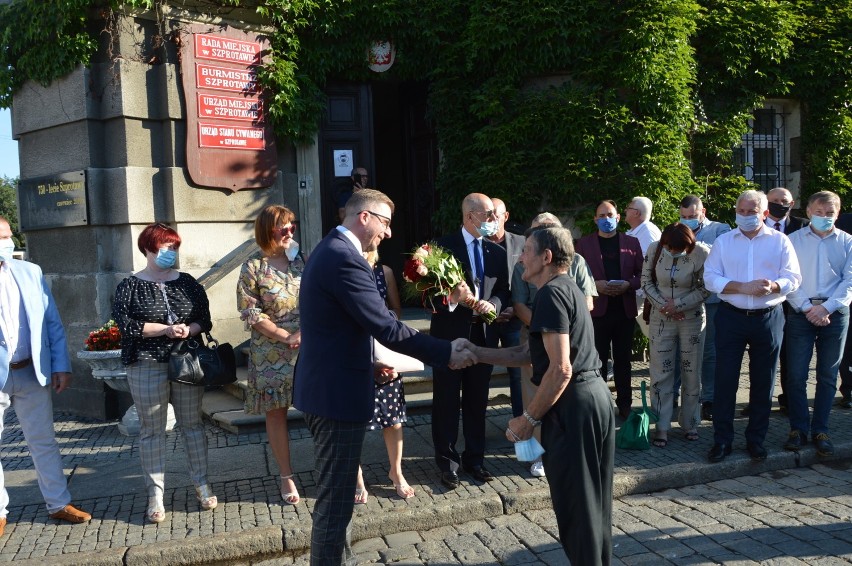 Burmistrz Mirosław Gąsik wrócił na stanowisko w sierpniu...