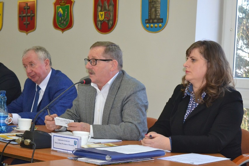 Trwają rozmowy starosty z przedstawicielami ministerstwa rolnictwa w sprawie szkoły w Marszewie