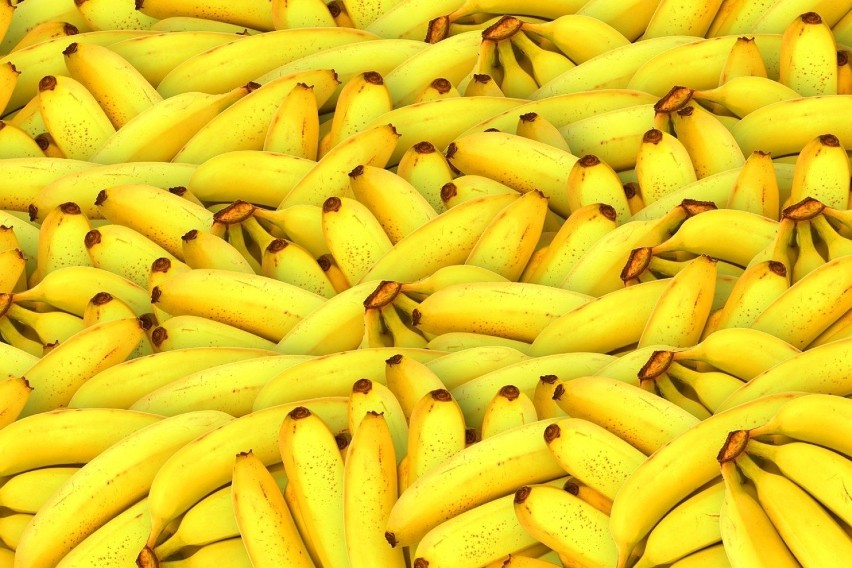 UE reguluje krzywiznę banana? Nie, ułatwia import i sprzedaż...