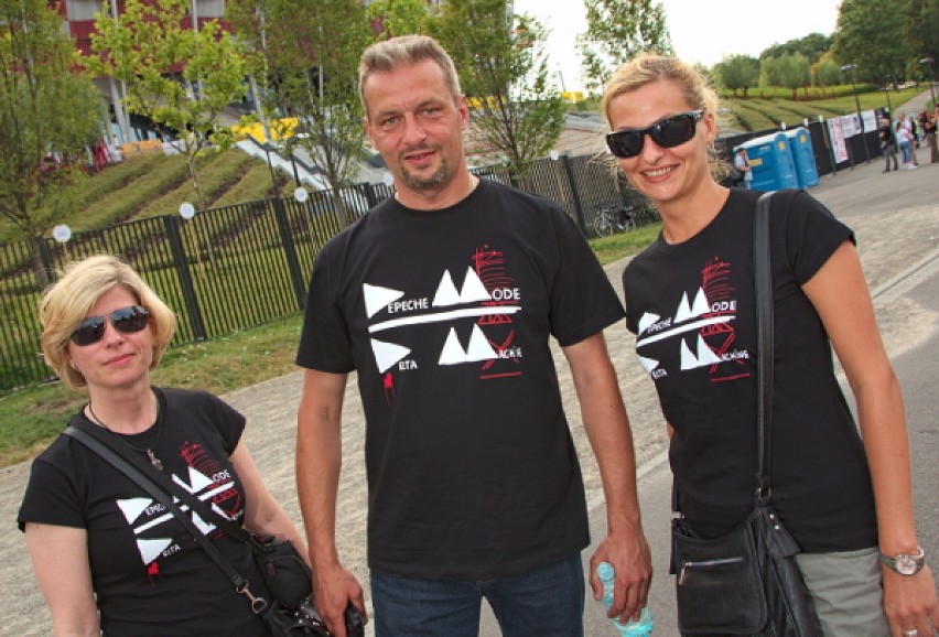 Fani Depeche Mode przed Stadionem Narodowym [zdjęcia]