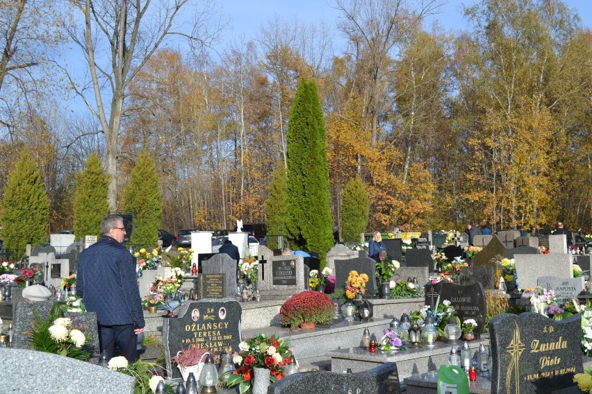 Dąbrowa Górnicza: Wszystkich Świętych na cmentarzu w Łośniu [ZDJĘCIA]