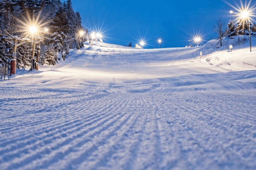 Zmiana w obostrzeniach. W piątek, 12 lutego otwiera się stok narciarski w Rzeczce! Zobaczcie, jak tam pięknie