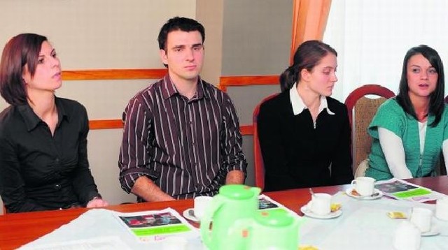 Natalia Wiśniewska, trener Krzysztof Rachwalski, Aleksandra Bugała i Marlena Rybacha podczas wczorajszej konferencji