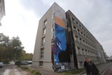 W Sosnowcu powstaje mural ostrzegający przed rakiem piersi. Wymyśliła go Katarzyna Stachowicz. Kolejne murale powstaną w innych miastach