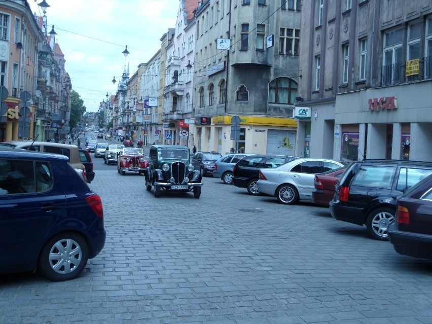 Gliwice: Śląski Rajd Pojazdów Zabytkowych [ZDJĘCIA, FILM]