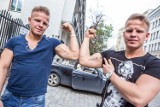 Czym się wożą Bliźniaki z Warsaw Shore i jak program zmienił ich życie? [ZDJĘCIA, WIDEO]